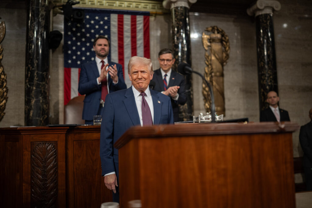 ‘BE COOL!’ Trump urges calm as markets slide, claims world leaders are ‘kissing my a**’ for trade deals