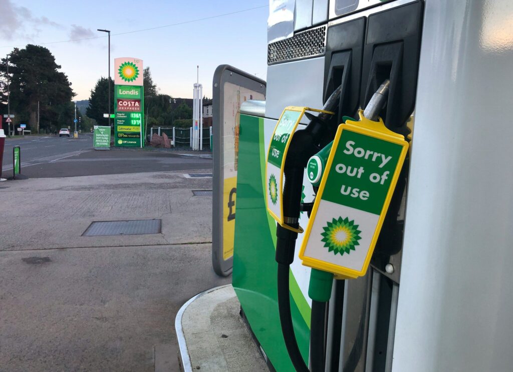 BP shares decline following weak Q1 gas trading forecast and rising debt