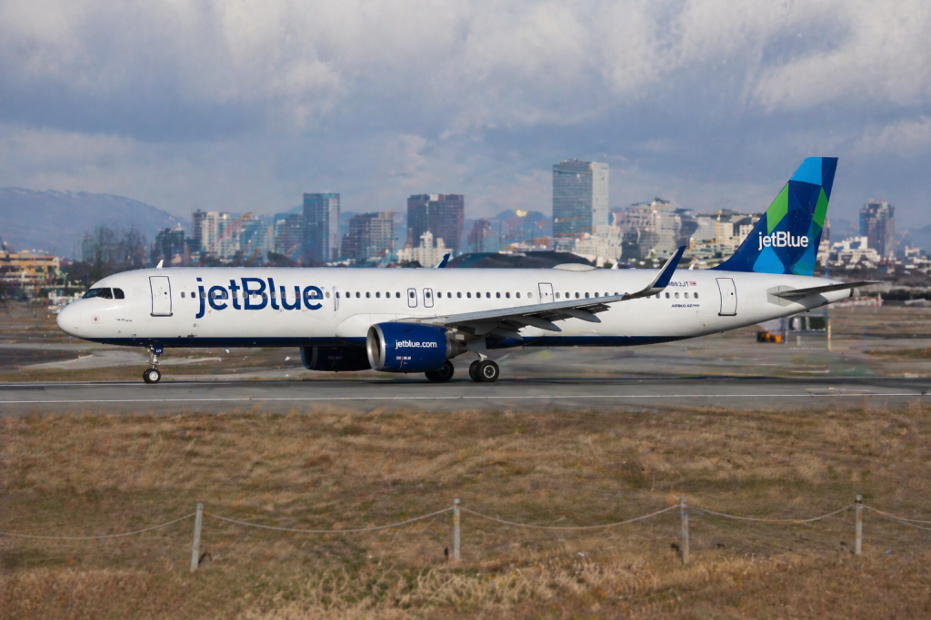 JetBlue stock gains even as fuel surge drives wider-than-expected loss