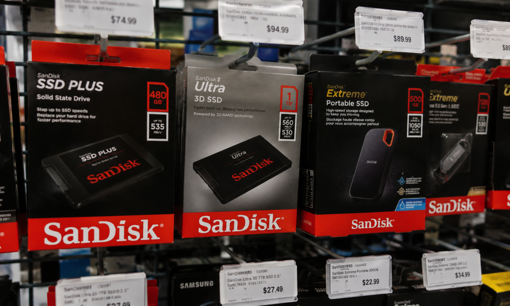 SanDisk stock slips: why this analyst still sees a 50% upside
